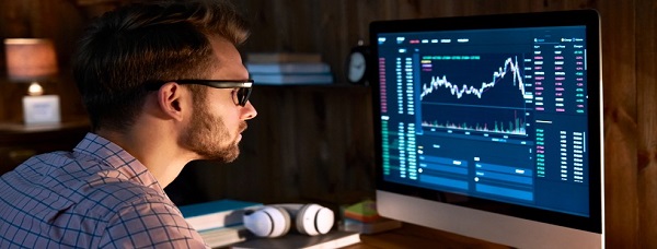 61832e32e02779a6febd0f38_shutterstock_1854622555 (1) Tips for Tax Time